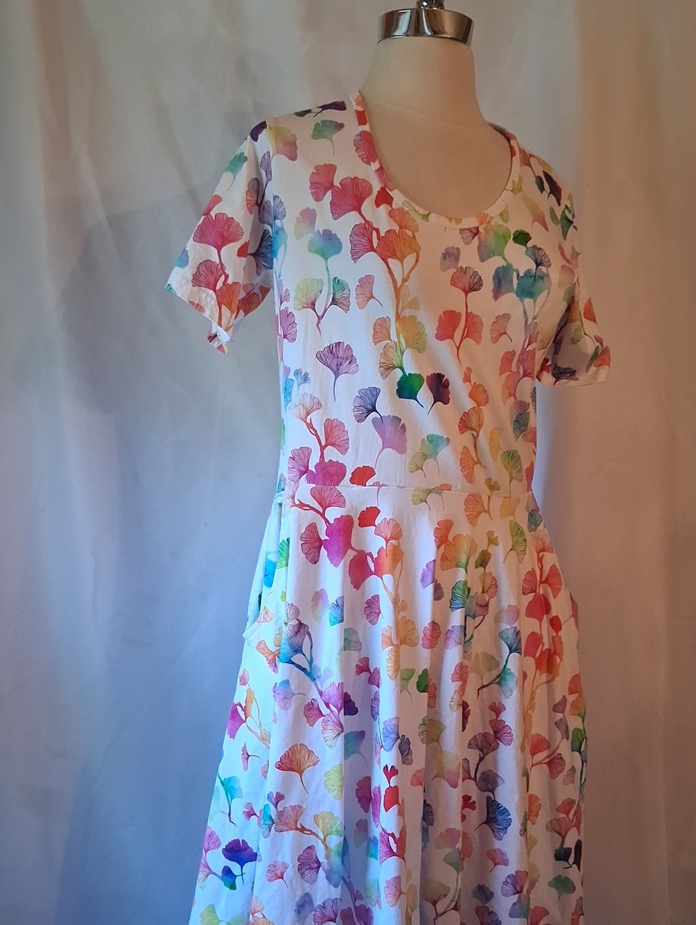 Svaha USA all-over Gingko-leaf-print white cotton-knit short-sleeve dress-sz M